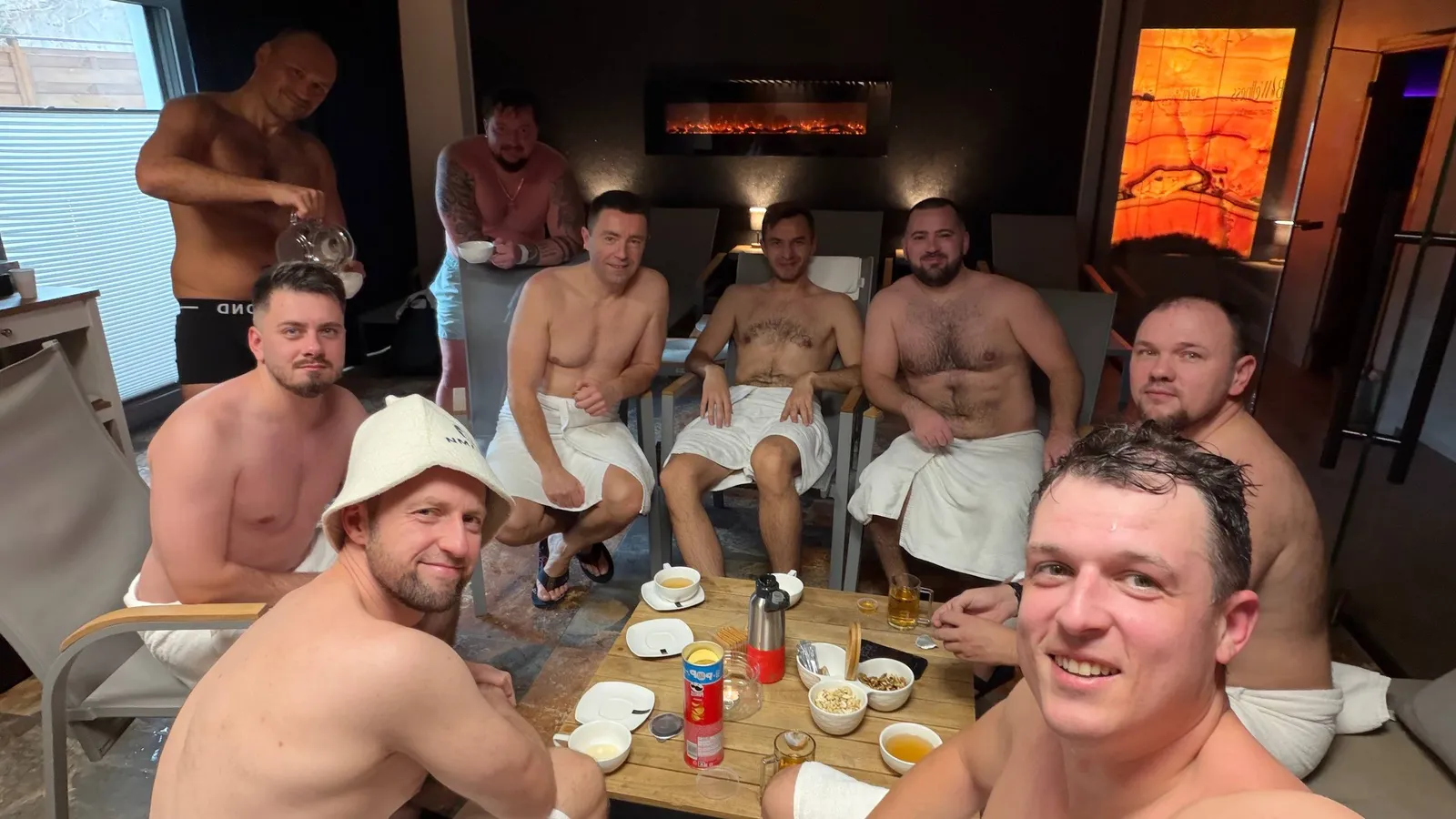 Учасники кемпу після бані